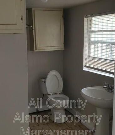 5th image of 112 Holly St Unit A