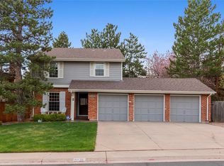 8136 S Syracuse St, Centennial, CO 80112