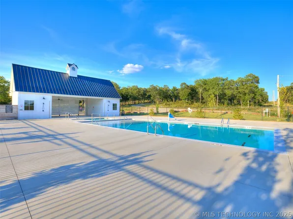 77 Cedar Ct, Eufaula, OK 74432