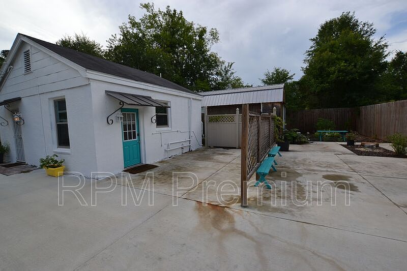 1st image of 7871 Lasalle Ave #1/2