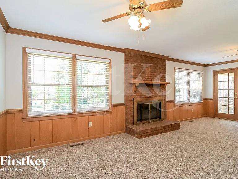 2105 Mirus Ct — Photo 4