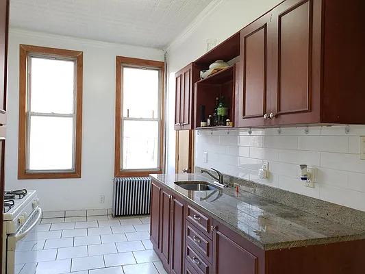 Rented by Signature Property Realty | media 31