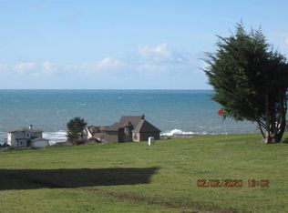 186 Sea View Rd, Whitethorn, CA 95589