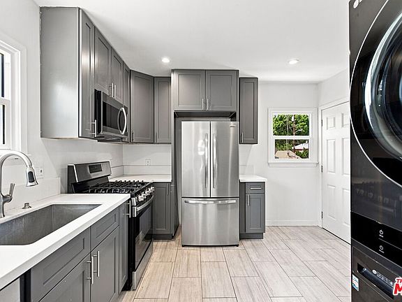 5th image of 11485 Cumpston St