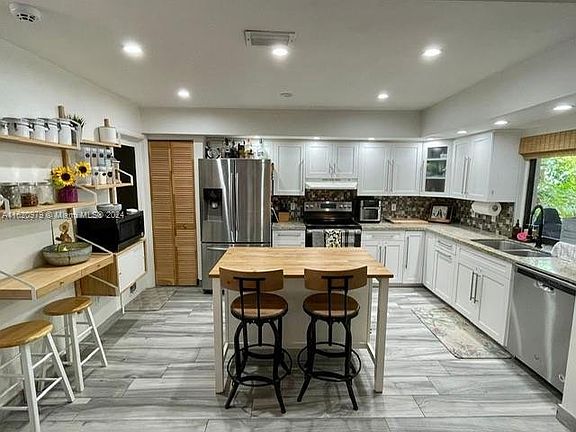 3rd image of 9301 SW 165th St