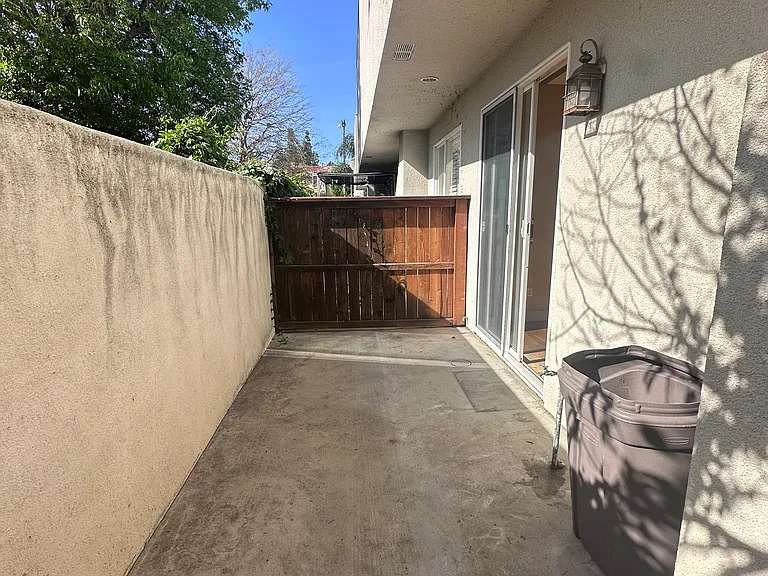 7124 Farralone Ave #107 — Photo 20