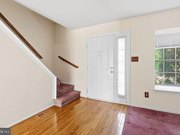 4th image of 538 Canterbury Rd W
