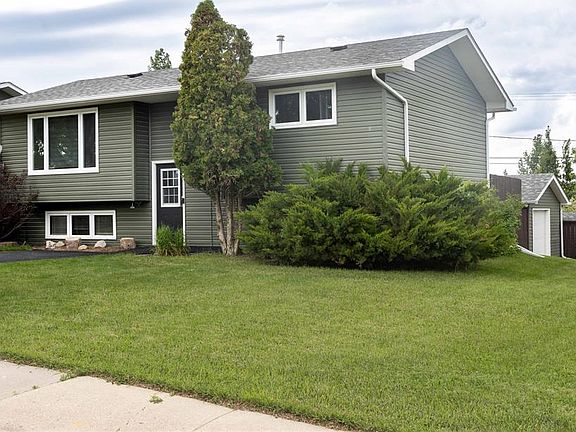 2nd image of 600 5TH AVENUE W
