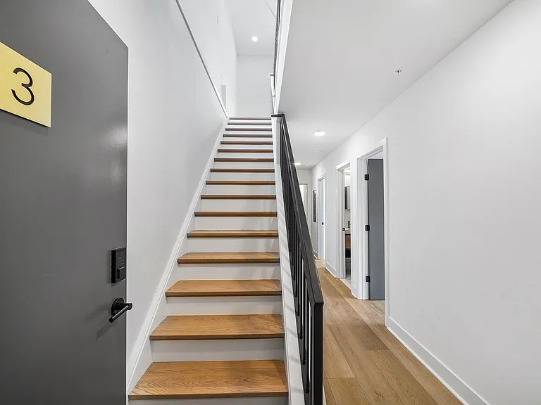 1772 N Front St #3 — Photo 3