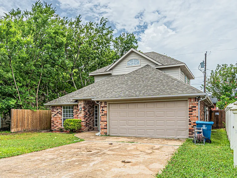 464 Bass Rd — Photo 3