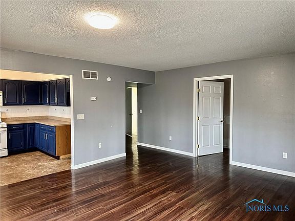 5th image of 117 Scott Dr