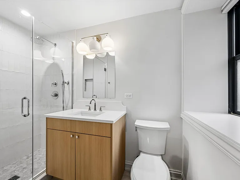1511 N Hoyne Ave #G — Photo 10