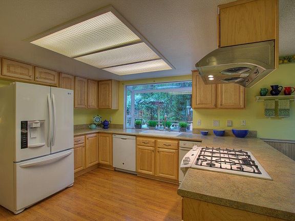 2nd image of 3405 175th Ave NE