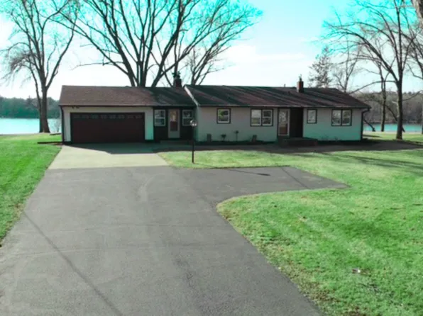 17207 Riverwood Dr, Little Falls, MN 56345