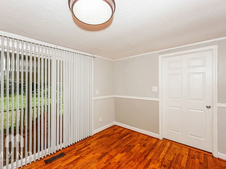 997 Kerr Rd — Photo 9