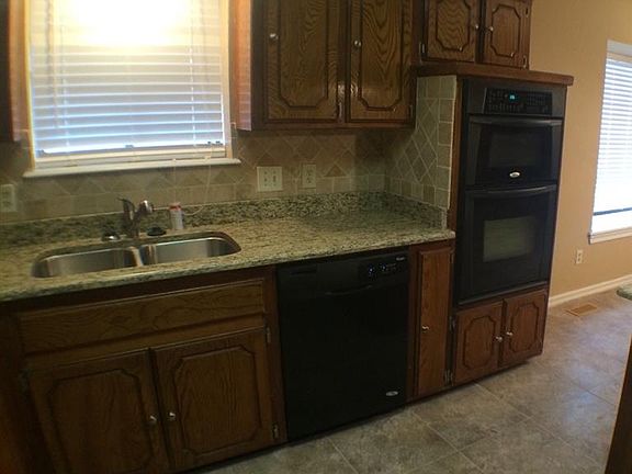 3rd image of 8321 SW 36th St