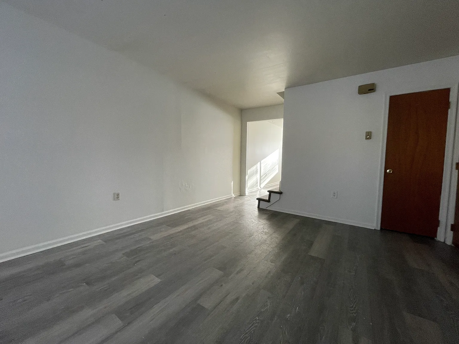 3 bed, 1266 sqft, $2,195 — Photo 3
