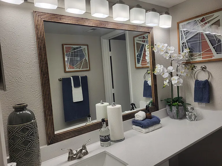 Lavera at Lake Highlands — Photo 21