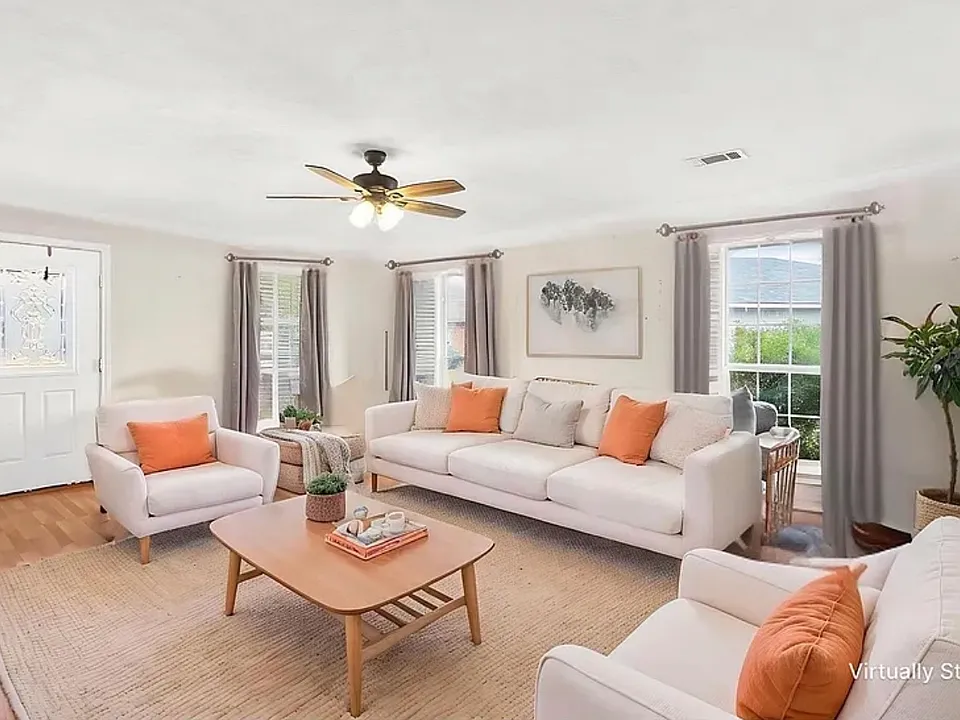 1308 Roanoke Ct