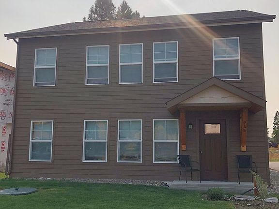 2nd image of 745 Cottonwood Ct Unit A