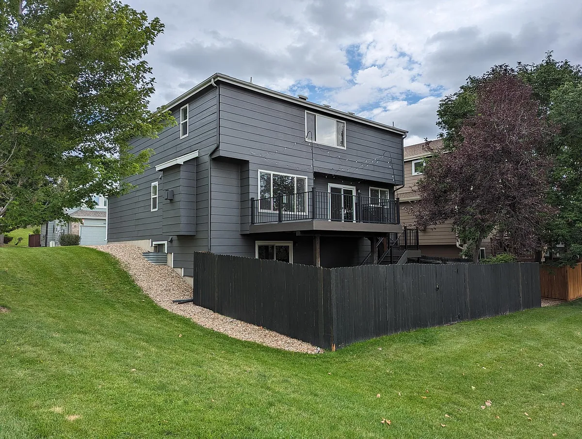 Building Photo - 9464 W Hinsdale Pl