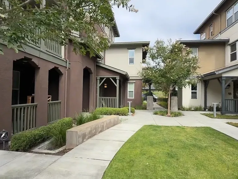 452 Diller St #- — Photo 1