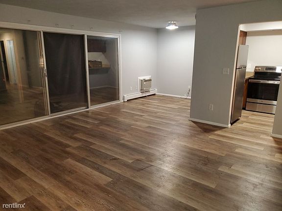 2nd image of 880 Parkview Ave APT 40E