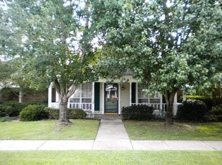 16 Cottage Dr, Fairhope, AL 36532