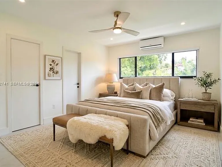 8811 Carlyle Ave — Photo 29