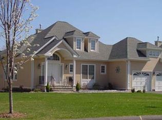 21 Mulligan Dr, Wallingford, CT 06492