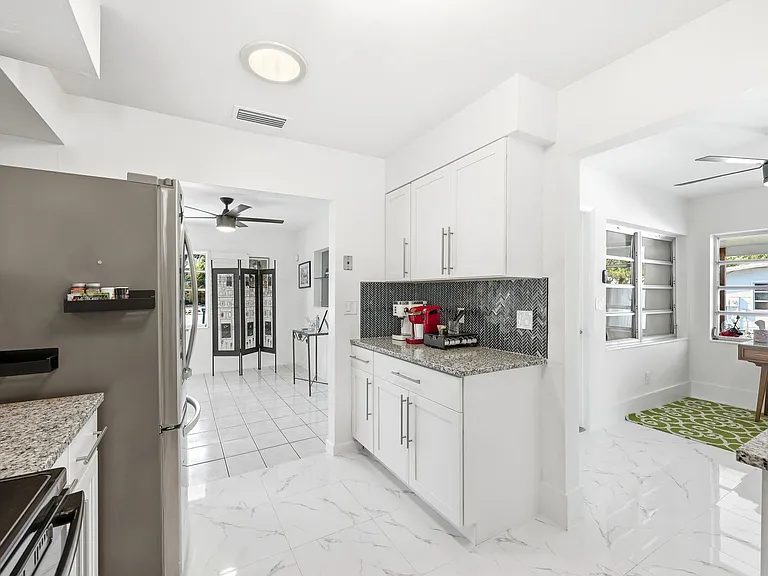 1147 Shady Rest Ln — Photo 4