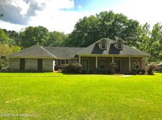 110 Crestview Dr, Brandon, MS 39047