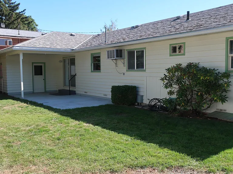 1451 Tedford St SE — Photo 11