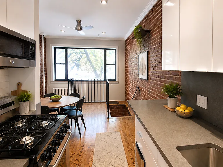 410 E 13th St #1B — Photo 4