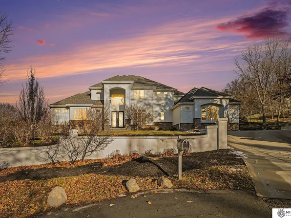 22106 Quail Cir, Elkhorn, NE 68022