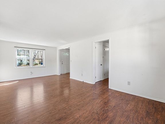 4th image of 91 Brierwood Dr