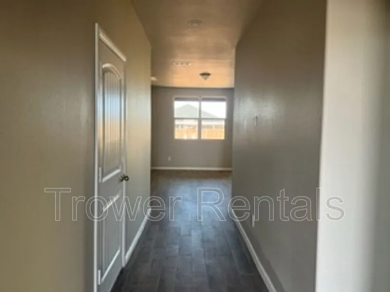 3 bed, 2.0 bath, 1457 sqft, $2,300 — Photo 3