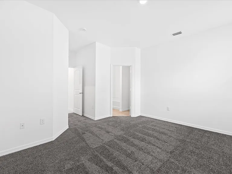 2928 NW 27th St — Photo 23