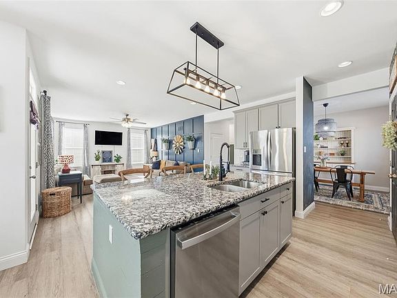 5th image of 214 Grayleaf Ct