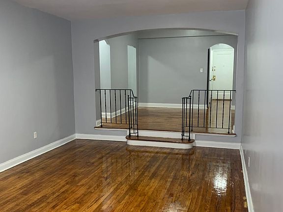 2nd image of 33 S Munn Ave APT 1C