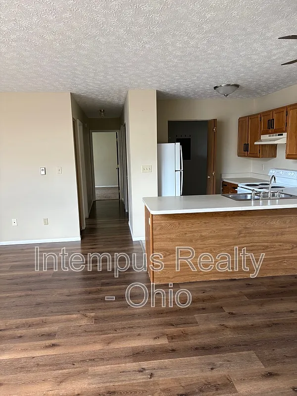 2 bed, 2.0 bath, 1125 sqft, $1,300 — Photo 3