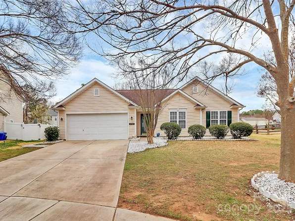 15707 Southern Garden Ln, Charlotte, NC 28278