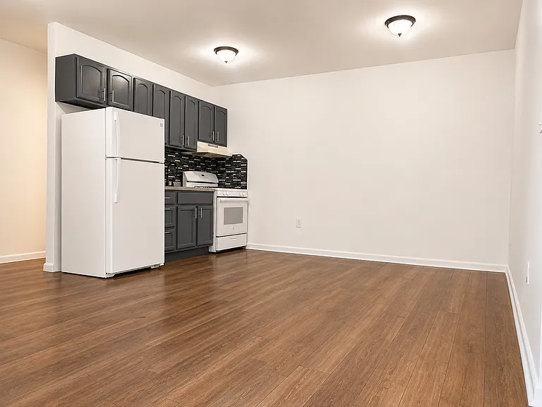 40-5 23rd Ave #2 — Photo 1