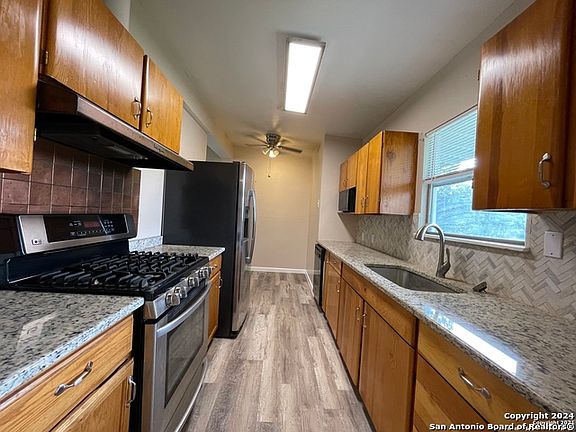 4th image of 130 Ashford Dr