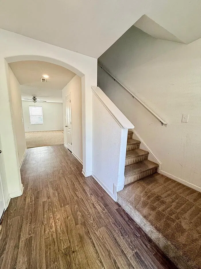 4 bed, 2.5 bath, 1704 sqft, $1,995 — Photo 2