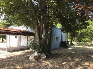 3586 E Tours Rd, West, TX 76691