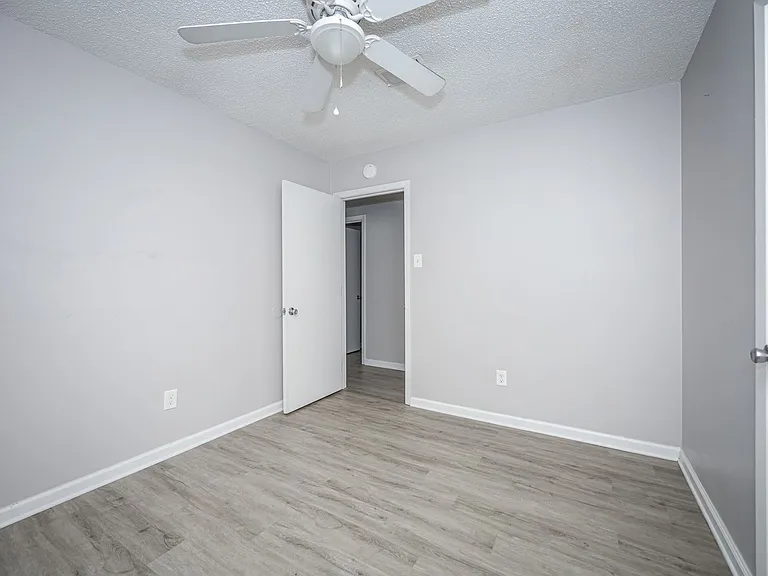 201 Audrey Cir — Photo 22