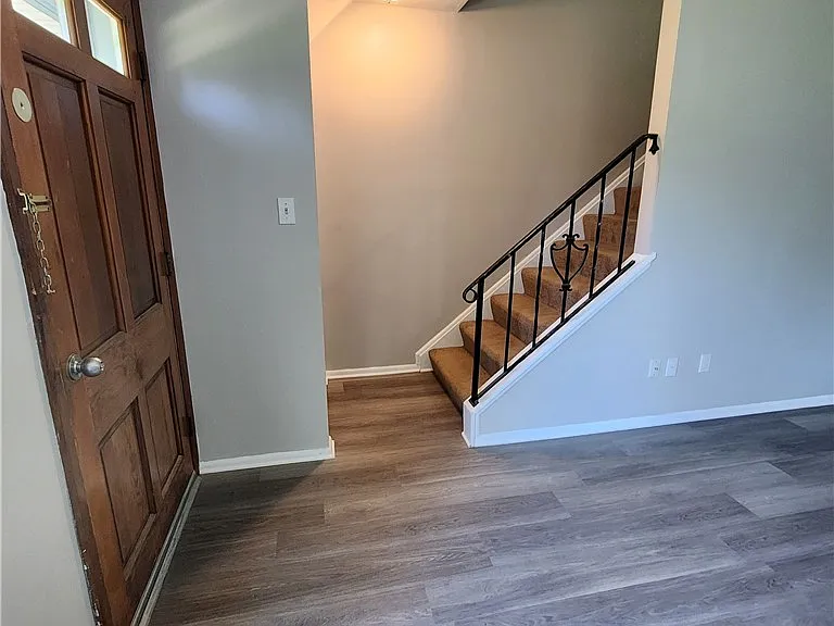 83 Sprague Rd — Photo 5