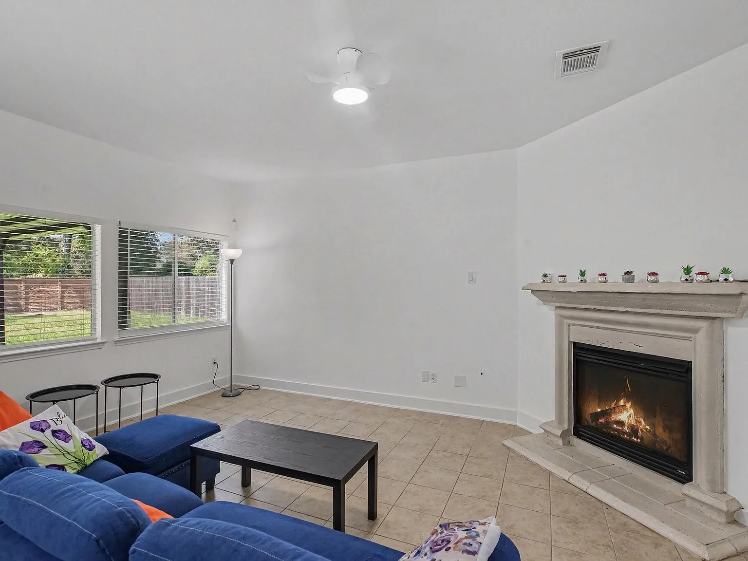 3 bed, 2.5 bath, 1620 sqft, $1,575 — Photo 3