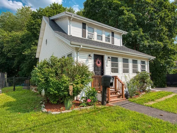 42 Ingell St, Taunton, MA 02780